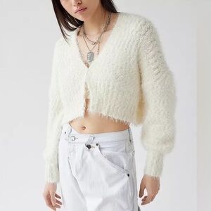 URBAN OUTFITTERS UO Elise Cropped Fuzzy Cardigan in Ivory